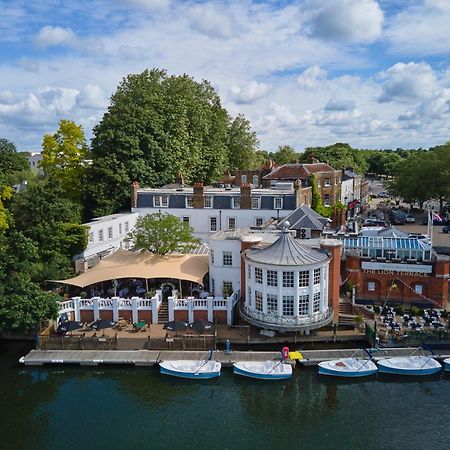 Mitre Hotel Kingston upon Thames  Exterior foto The River Wey at Farnham
