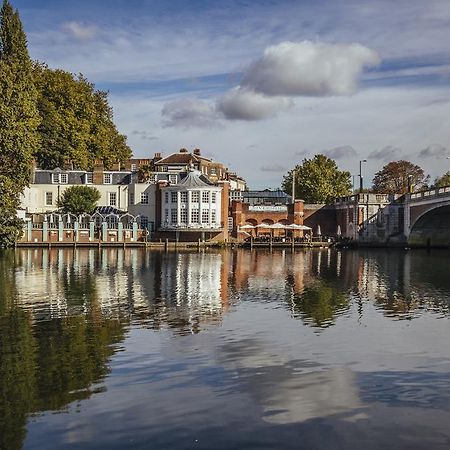 Mitre Hotel Kingston upon Thames  Exterior foto The River Wey at Farnham