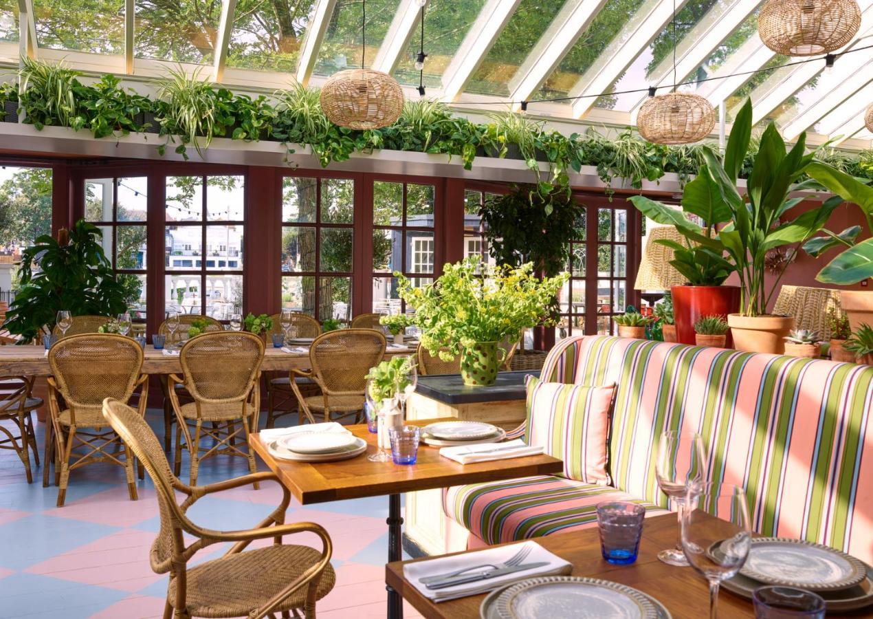 Mitre Hotel Kingston upon Thames  Exterior foto Interior of the restaurant