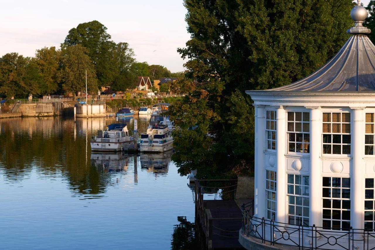 Mitre Hotel Kingston upon Thames  Exterior foto The River Wey at Farnham