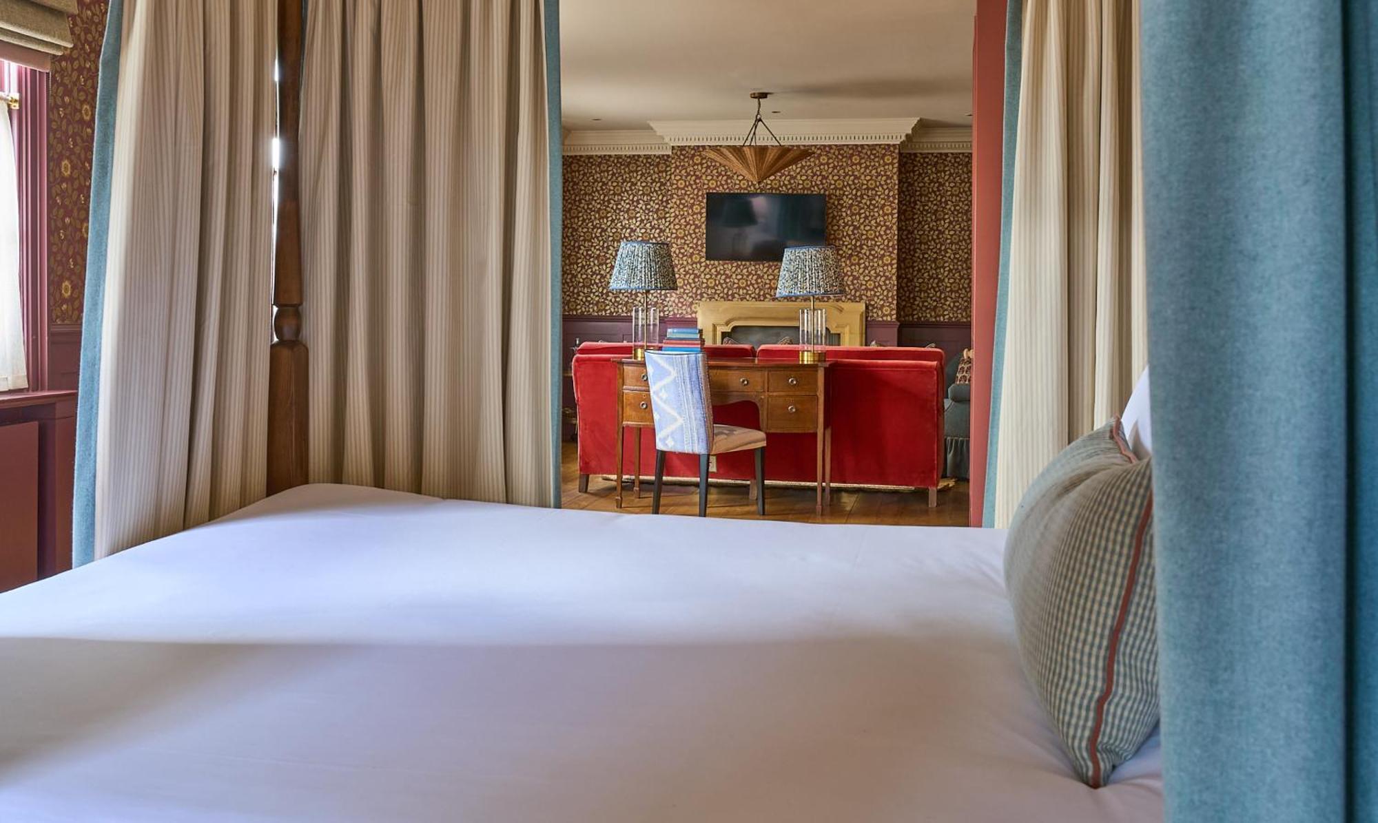 Mitre Hotel Kingston upon Thames  Exterior foto A room at the hotel
