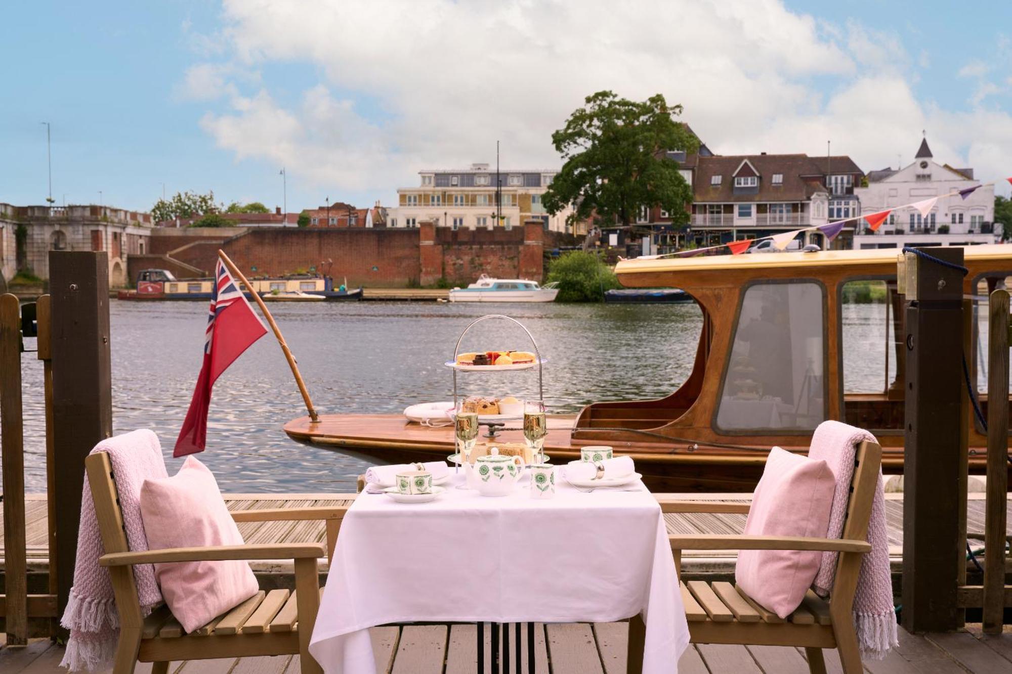 Mitre Hotel Kingston upon Thames  Exterior foto The River Restaurant
